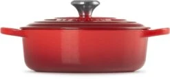 Le Creuset - Gietijzeren - Lage Braadpan - 24cm - Kersenrood -Pot Verkoopwinkel 1200x561 2