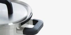 BK Flow Cool Pannenset - 4-delig – RVS Deksels - Veilig Afgietsysteem - Geschikt Voor Alle Warmtebronnen -Pot Verkoopwinkel 1200x601 2