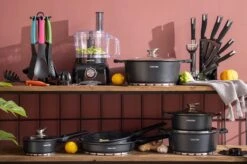 Swiss Pro+ - SWP41D22 - Pannenset 41 Delig - Foodprocessor - Messenblok 8 Delig - Kookgerei Set Met Houder 7 Delig - Starters Pakket - 2022 Serie - Limited Edition -uitzet -Pot Verkoopwinkel 1200x799 140