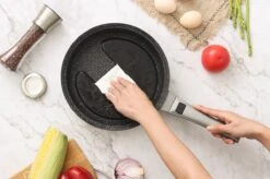 Swiss Pro+ | Set 14 Delige Pannenset | Inductie - Pannensets - Glazen Deksel - Met Afneembare Handgreep - Marmeren Interieur -PFAS-vrij | Grey / Silver -Pot Verkoopwinkel 1200x799 149