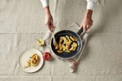 Demeyere Alu Cosi 3 Koekenpan - Ceraforce - 20 Cm - PTFE-vrij 11 Demeyere Alu Cosi 3 Koekenpan - Ceraforce - 20 Cm - PTFE-vrij -Pot Verkoopwinkel 1200x800 139