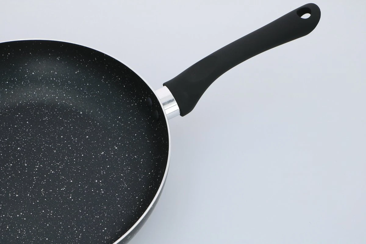 Alpina Koekenpan Ø28cm - Alle Warmtebronnen, Ook Inductie - Anti-aanbak - Gemarmerd - Zwart 6 Alpina Koekenpan Ø28cm - Alle Warmtebronnen, Ook Inductie - Anti-aanbak - Gemarmerd - Zwart - Afbeelding 4