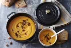 Staub Ronde Braadpan - Ø28 Cm - Zwart -Pot Verkoopwinkel 1200x801 15