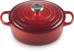 Le Creuset - Gietijzeren - Lage Braadpan - 24cm - Kersenrood -Pot Verkoopwinkel 1200x843 2