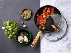 Gero Mark Hapjespan Met Deksel Ø 28 Cm - Aluminium - Inductie - PFAS-vrij 11 Gero Mark Hapjespan Met Deksel Ø 28 Cm - Aluminium - Inductie - PFAS-vrij -Pot Verkoopwinkel 1200x906 20