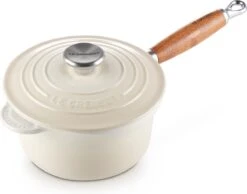 Le Creuset Steelpan - Met Deksel - Tradition - Meringue - ø 18 Cm / 1.8 Liter -Pot Verkoopwinkel 1200x941 2